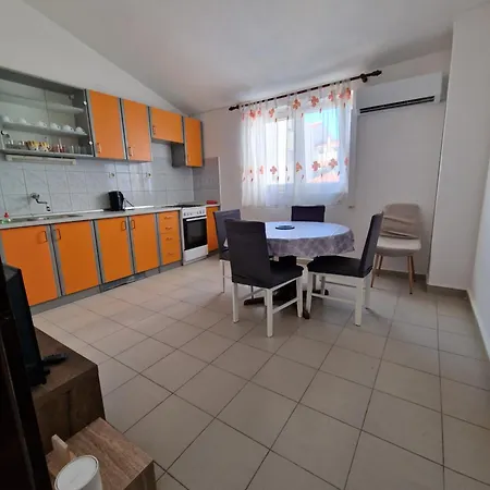Apartamento Mid Razine