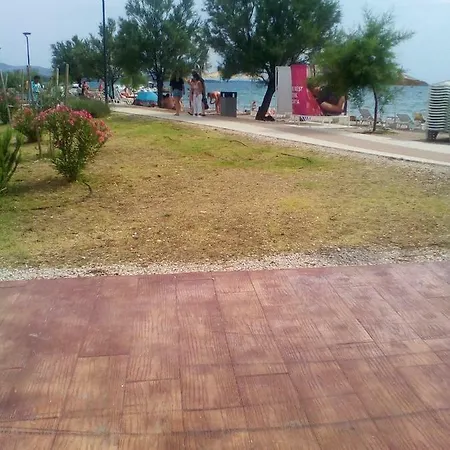 Mid Razinska 41 Brodarica Kod Sibenika Apartman *